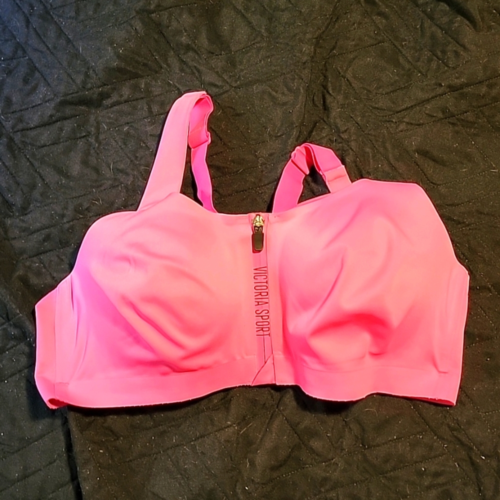 Victoria’s Secret sport incredible knockout ultra max cheetah print sports bra